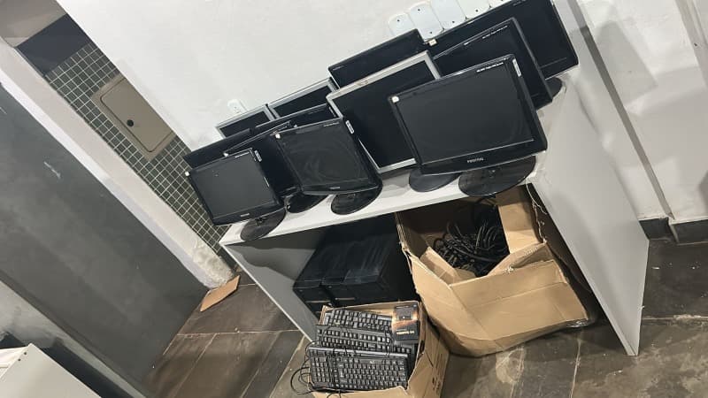 SUCATAS DE MATERIAIS ELETRÔNICOS - leilão extrajudicial - Não informado BR - lance mínimo R$ 300