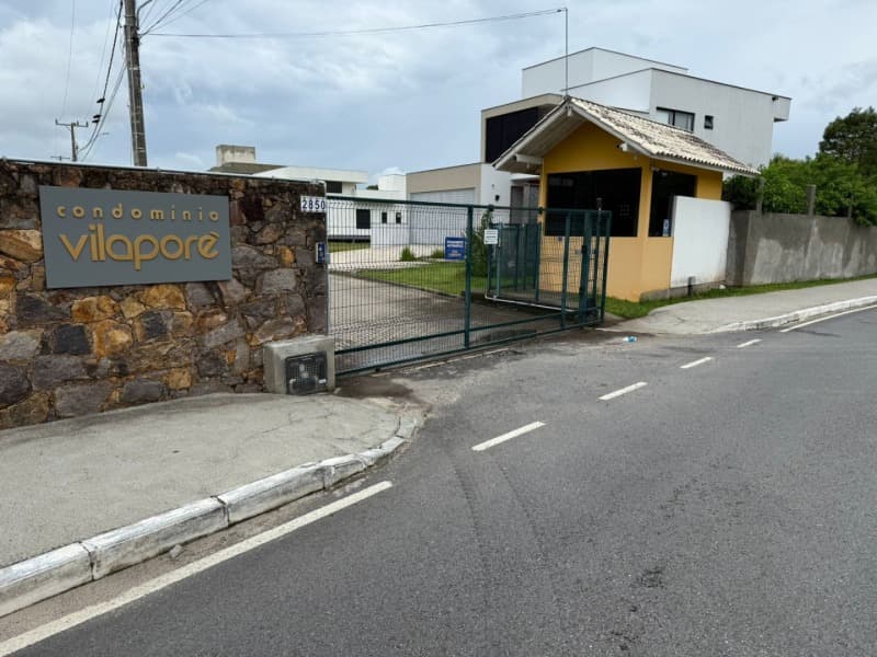 Um terreno designado por área n.º 19, localizado no Condomínio Vilaporé I, aprov - leilão extrajudicial - Florianópolis/SC SC - lance mínimo R$ 299.805