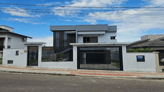 Casa com 224,29 m² - Vila São José CRICIÚMA SC - leilão extrajudicial - CRICIÚMA SC - lance mínimo R$ 877.024