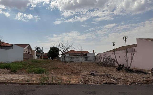 Terreno com 324,00m² - Jardim Bela Vista TABATINGA SP - leilão judicial - TABATINGA SP - lance mínimo R$ 114.000