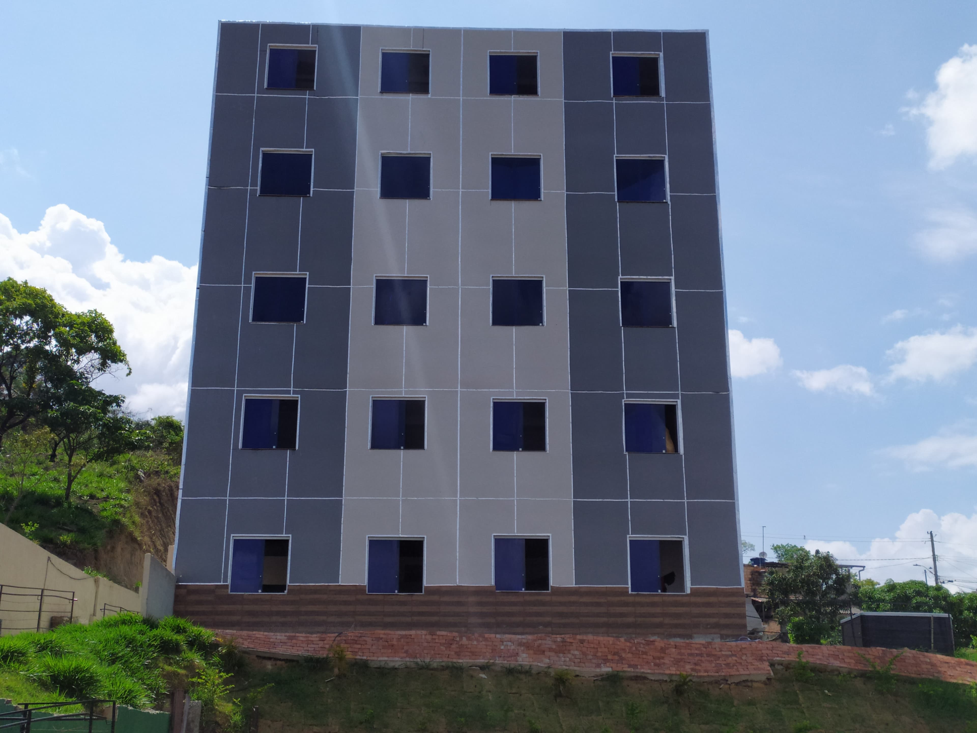 Apartamento nº 303 com 51,50 m² - Duque de Caxias BETIM MG - leilão extrajudicial - BETIM MG - lance mínimo R$ 90.000