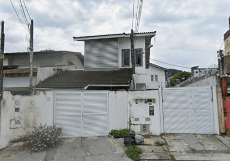 Casa com 76,513m² - Vila Santo Antonio GUARUJÁ SP - leilão extrajudicial - GUARUJÁ SP - lance mínimo R$ 239.000