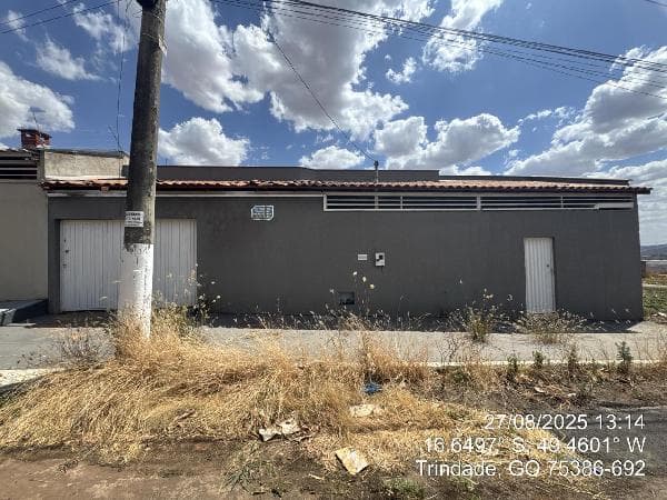 Casa - RESIDENCIAL VIEIRA TRINDADE GO - leilão extrajudicial - TRINDADE GO - lance mínimo R$ 273.025