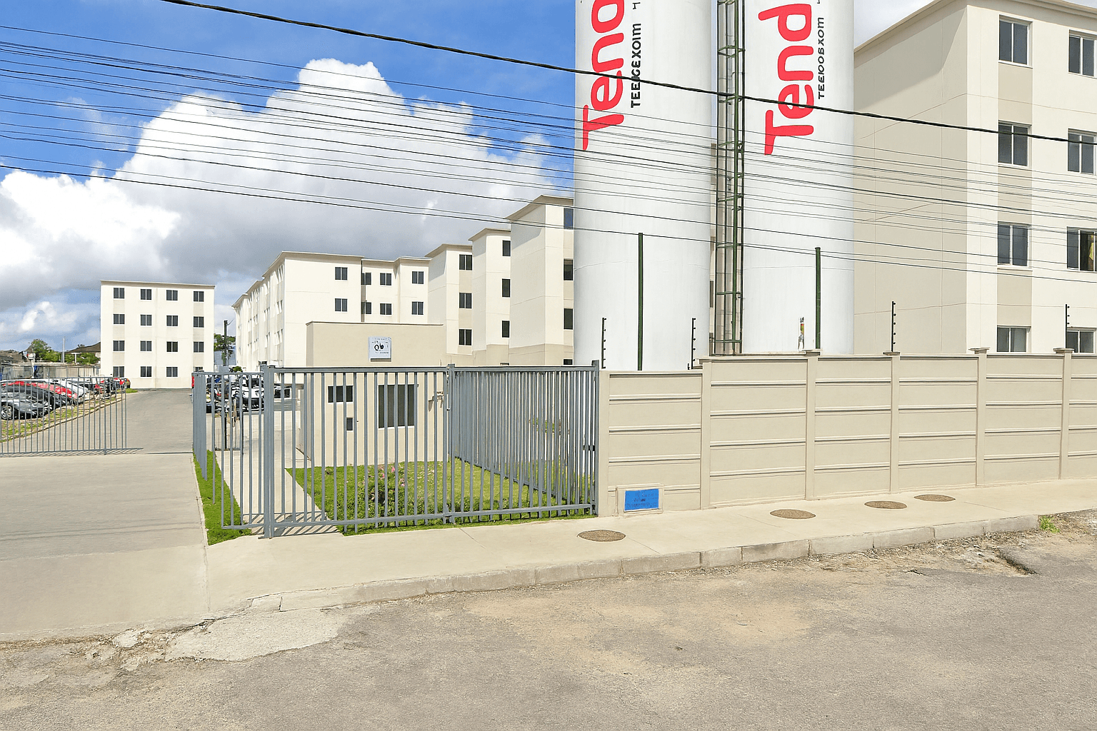 Apartamento - SAPIRANGA-COITE FORTALEZA CE - leilão extrajudicial - FORTALEZA CE - lance mínimo R$ 100.741