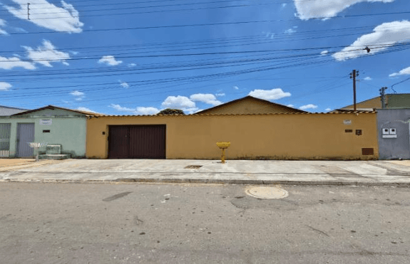 Casa com 128,50 m² - Residencial Village Garavelo APARECIDA DE GOIÂNIA GO - leilão extrajudicial - APARECIDA DE GOIÂNIA GO - lance mínimo R$ 282.000