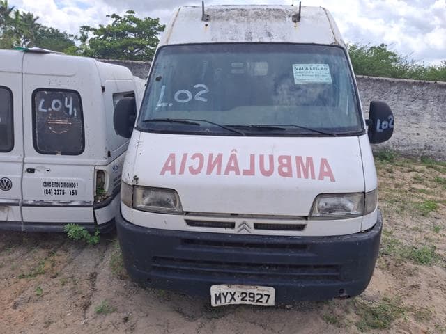 SUCATA APROVEITÁVEL COM MOTOR INSERVÍVEL - Não informado BR - avaliação R$ 2.000