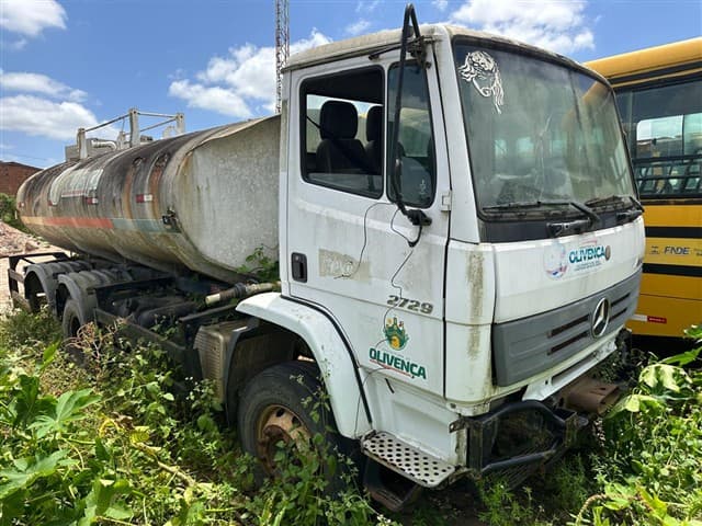 CAMINHÃO M.BENZ/ATRON 2729 K 6X4,ANO 201 - leilão extrajudicial - Não informado BR - avaliação R$ 43.500