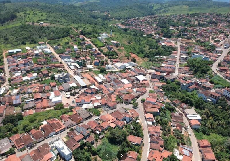 PARTE DE UM LOTE URBANO SITUADO À RUA DEMERVAL PIMENTA, S/N, CENTRO, EM SANTA MARIA DO SUA - leilão extrajudicial - Santa Maria do Suaçuí MG - lance mínimo R$ 12.306