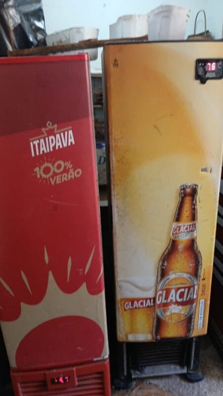 15 (QUINZE) JOGOS DE MESAS COM QUATRO CADEIRAS, EM MADEIRA, AVALIADO EM R$3.000,00 (TRÊS M - leilão judicial - Não informado BR - lance mínimo R$ 37.600