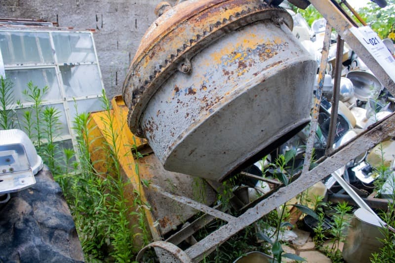 BETONEIRA 320 LITROS 01 un - leilão extrajudicial - Não informado BR