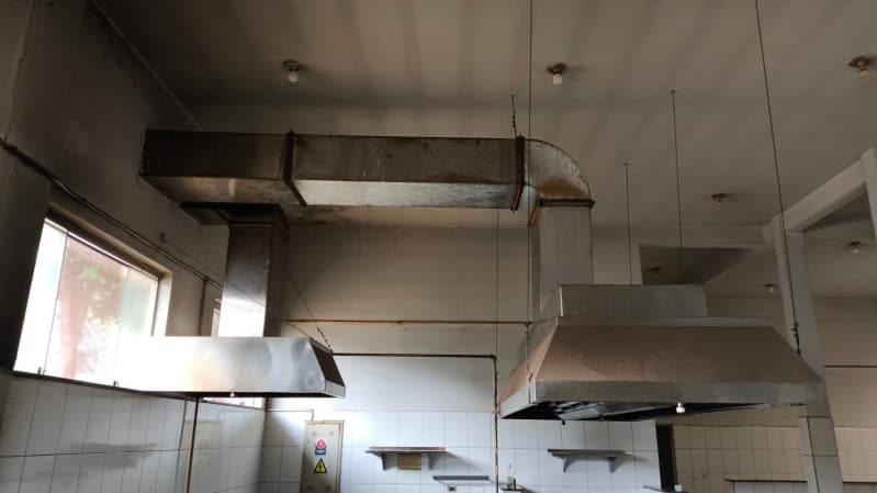 COIFA INOX MEDINDO 4800 X 1500 X 500 - leilão extrajudicial - Não informado BR - lance mínimo R$ 900