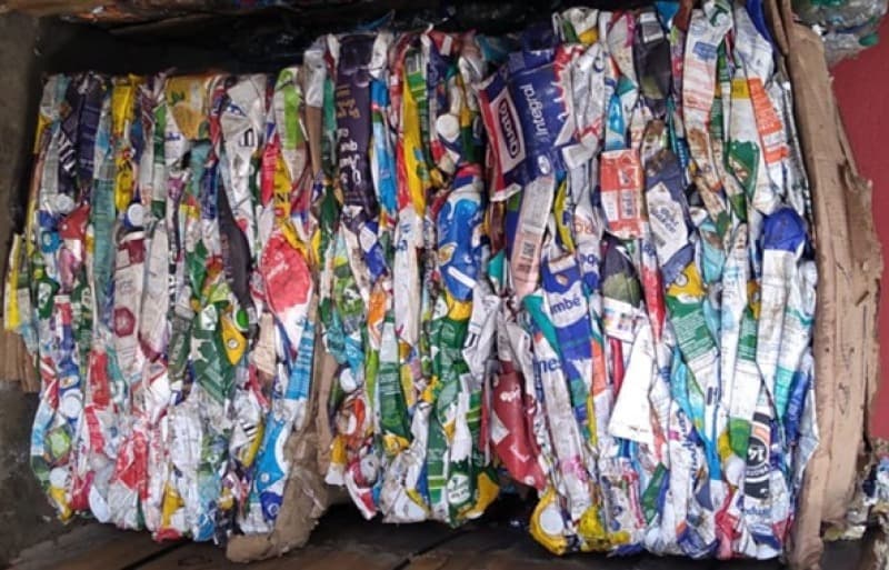 APROX. 300 KG DE PAPEL DURO DESCÁRTÁVEL PARA ARMAZENAR DERIVADOS DE LATICÍNIOS SEM AS DEVIDAS MEDIDA... - leilão extrajudicial - Não informado BR - lance mínimo R$ 15