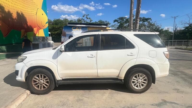 TOYOTA HILUX SW4 4X2SR 2013 (modelo 2014) de cor Branca, final de chassi 5005812 - leilão extrajudicial - Cuiabá / MT MT - lance mínimo R$ 40.000