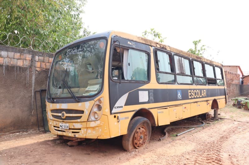 ônibus VOLKSWAGEN INDUSCAR FOZ U 2009 de cor Amarela, final de chassi R939039, p - leilão extrajudicial - São Sebastião do Tocantins / TO TO - lance mínimo R$ 6.000