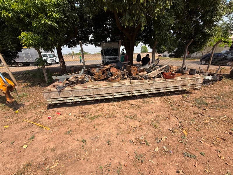 CHASSI CARROCERIA INSERVIVEL - leilão extrajudicial - Cuiabá / MT MT - lance mínimo R$ 1.000