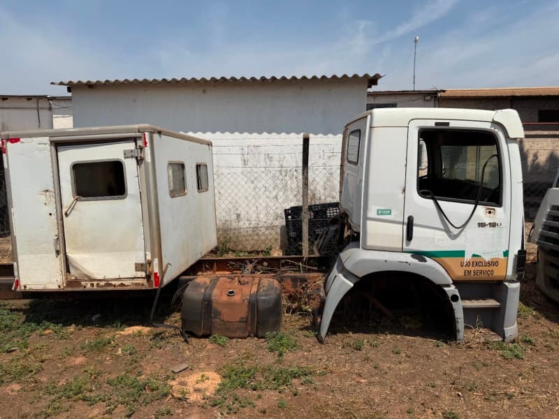 SUCATA INSERVIVEL CAMINHAO 15-180 - leilão extrajudicial - Não informado BR - lance mínimo R$ 5.000