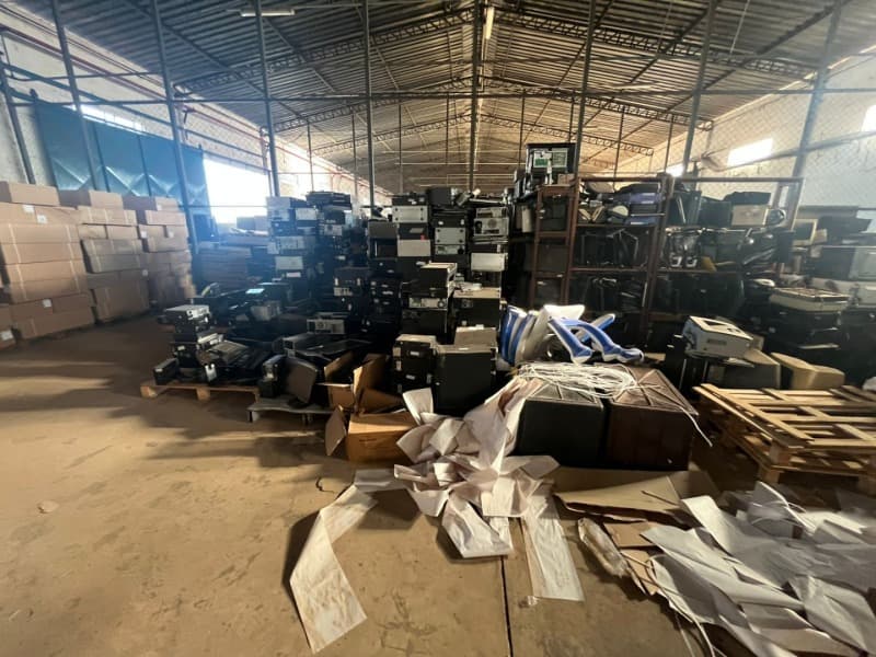 INSERVIVEIS ELETRONICOS= computadores, teclados, cpus, monitores, impressoras,tv - leilão extrajudicial - Não informado BR - lance mínimo R$ 2.000