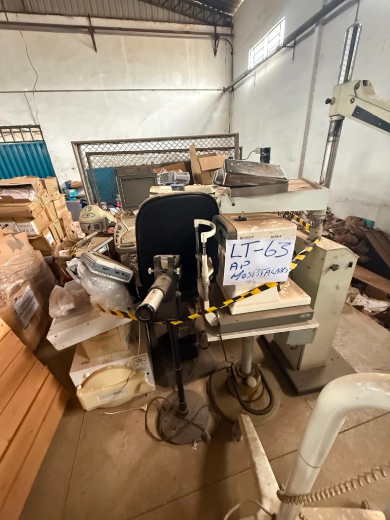 Equipamentos hospitalares: aparelho de ultrassonografia , aparelhos oftalmologic - leilão extrajudicial - Não informado BR - lance mínimo R$ 2.000