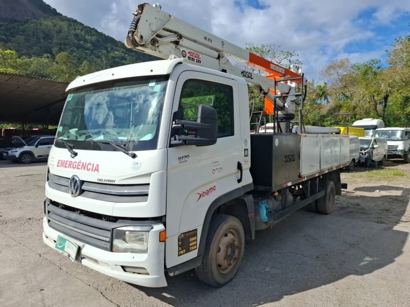 VOLKSWAGEN/9-170 DRC 4X2 (CESTO AEREO) - Não informado BR - lance mínimo R$ 210.000