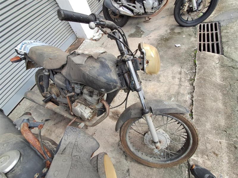 HONDA/ CG 125 FAN - leilão extrajudicial - Não informado RJ - lance mínimo R$ 50