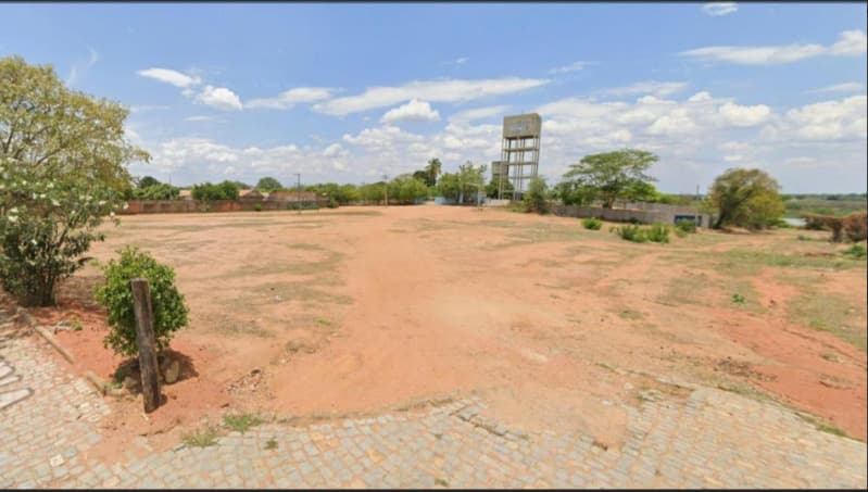 Terreno com área de 4.450m2, Avenida dos emboabas, Manga/MG - leilão judicial - Manga MG - lance mínimo R$ 1.000.000
