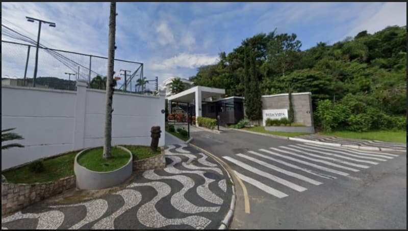 Lote nº 01 da quadra "A" do Loteamento Fechado Real Parque Guaraciaba, na Avenida Hermógenes de Assis Feijó, 621, condomínio "Bella Vista Residence Club", Balneario Camboriu/SC - leilão judicial - Balneário Camboriú SC - lance mínimo R$ 450.000