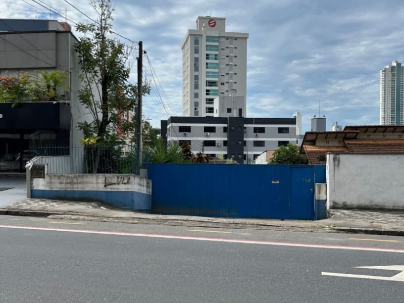 01)Terreno situado em Blumenau/SC, no bairro da Velha, nos fundos do lado par da - leilão judicial - Blumenau/SC SC - lance mínimo R$ 1.180.000