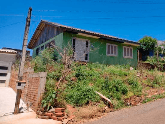 Casa - Passo Fundo - RS - Terreno Urbano,Comercial,Residencial - Passo Fundo/RS. Bairro Vila Industrial São Lucas. Rua da Conceição, 54 (lançado em cadastro imobiliário) (Lote 27 da Quadra 20). Casa. Áreas: construída 49,00m² (lançado em cadastro imobiliário) e terreno 360,00m². Matrícula 89.692 do RI local. - leilão extrajudicial - Não informado BR - lance mínimo R$ 98.168