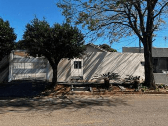 Casa - Campo Grande - MS - Residencial,Comercial - Rua Generoso Leite, 823, Vila Marli, Campo Grande, MS, 79117010. Casa, Padrão, Ocupado. Área(s): 432 m² de área terreno, 149,45 m² de área construída. Matrícula(s): 29.989. Cartório: 3 CRI CAMPO GRANDE. Inscrição da Prefeitura: 02320020061. A ARREMATAÇÃO NÃO CONTEMPLA BENS MÓVEIS, VEÍCULOS E QUAISQUER OBJETOS QUE EVENTUALMENTE APAREÇAM NAS IMAGENS. - leilão extrajudicial - Não informado BR - lance mínimo R$ 403.560