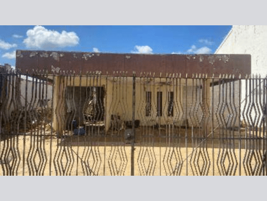 Casa - Assis - SP - Residencial,Comercial - Rua Angelo Bertoncini, 720, Centro, Assis, SP, 19814900. Casa, Padrão, Ocupado. Área(s): 544,4 m² de área terreno, 292,53 m² de área construída. Matrícula(s): 61986. Cartório: 1° CRI DE ASSIS. Inscrição da Prefeitura: 000005-023-005-001. A ARREMATAÇÃO NÃO CONTEMPLA BENS MÓVEIS, VEÍCULOS E QUAISQUER OBJETOS QUE EVENTUALMENTE APAREÇAM NAS IMAGENS. - leilão extrajudicial - Não informado BR - lance mínimo R$ 586.800