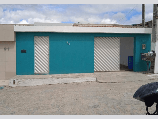 Casa - Belo Jardim - PE - Residencial,Comercial - Rua Antonio Candido Monteiro, 44, Loteamento Vila Da Serra, Morada Nobre, Belo Jardim, PE, 55154680. Casa, Padrão, Ocupado, 1 vaga(s) de garagem. Área(s): 160 m² de área terreno, 68 m² de área construída. Matrícula(s): 17970. Cartório: 1º CRI DE BELO JARDIM. Inscrição da Prefeitura: 01.04.263.04.0352.001. A ARREMATAÇÃO NÃO CONTEMPLA BENS MÓVEIS, VEÍCULOS E QUAISQUER OBJETOS QUE EVENTUALMENTE APAREÇAM NAS IMAGENS. - leilão extrajudicial - Não informado BR - lance mínimo R$ 148.200