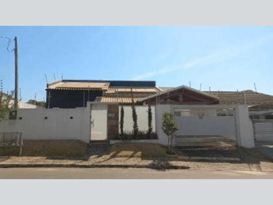 Casa - Juara - MT - Residencial,Comercial - Rua Piracicaba, 385-S, Centro, Juara, MT, 78575000. Casa, Padrão, Ocupado, 1 vaga(s) de garagem. Área(s): 525 m² de área terreno, 204,61 m² de área construída. Matrícula(s): 3.351. Cartório: 1 CRI JUARA. Inscrição da Prefeitura: 001.03.16801.12.001. A ARREMATAÇÃO NÃO CONTEMPLA BENS MÓVEIS, VEÍCULOS E QUAISQUER OBJETOS QUE EVENTUALMENTE APAREÇAM NAS IMAGENS. - leilão extrajudicial - Não informado BR - lance mínimo R$ 701.480