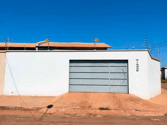 Casa - Colinas do Tocantins - TO - Residencial,Rural - Colinas do Tocantins/TO. Loteamento Aeroporto II. Avenida Universitária, 720 (Lt. 14 da Qd. 13). Casa. Áreas totais: const. 108,41m² e ter. 252 ,94m². Mat. 17.755 do RI Local. - leilão extrajudicial - Não informado BR - lance mínimo R$ 98.400