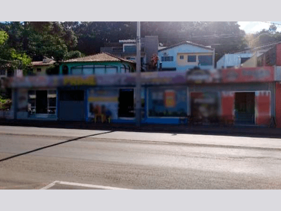 Prédio - Francisco Beltrão - PR - Residencial,Comercial - Francisco Beltrão/PR. Bairro Cango (in loco). Av. General Osório, 656 (lançado em cadastro imobiliário) (Lote 48 da área remanescente da Quadra 380). Prédio comercial. Áreas: construída 406,11m² (in loco) e terreno 209,99m². Matrícula 14.353 do 2º RI local. - leilão extrajudicial - Não informado BR - lance mínimo R$ 753.000