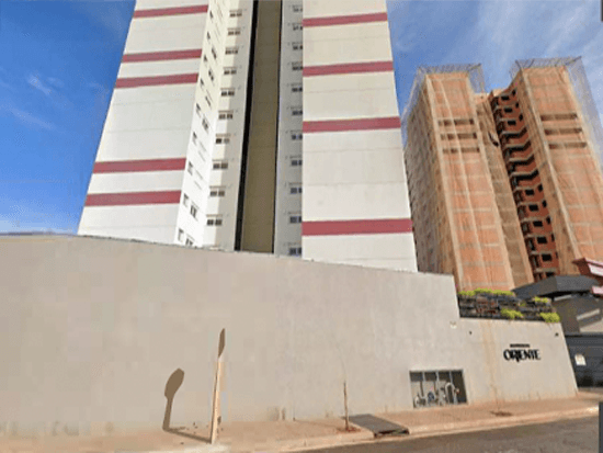 Apartamento - Bauru - SP - Terreno Rural,Residencial,Comercial - Bauru/SP. Bairro Jardim Terra Branca (in loco). Rua Alaska 12 -10. Apartamento 42 (4º pavimento da Torre Kyoto – Bloco A) e Box 204. Residencial Oriente. Áreas: privativa 102,12m² (apartamento) e 23,00m² (box) e frações ideais: 0,4998412 (apartamento) e 0,0536281 (box). Matrícula 141.968 (apartamento) e 142.054 (box) do RI local. - leilão extrajudicial - Não informado BR - lance mínimo R$ 403.000