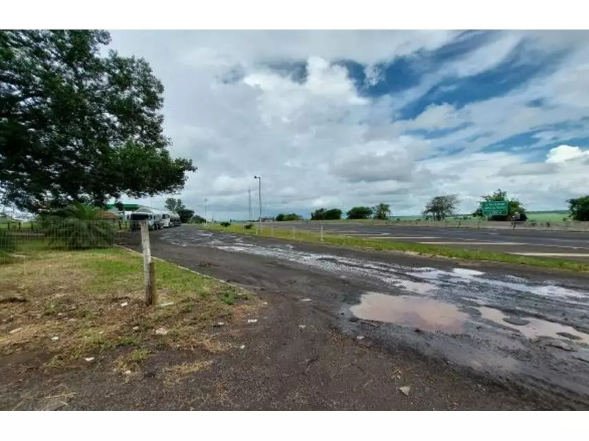 Área Rural à venda em leilão - leilão judicial - Santa Cruz do Rio Pardo SP - lance mínimo R$ 533.559