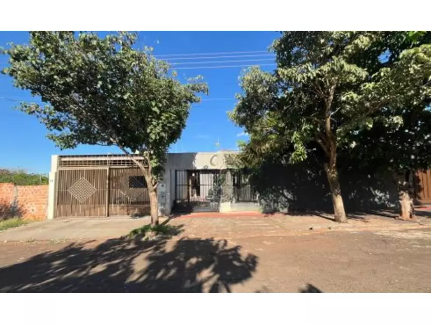 Casa à venda em leilão - leilão extrajudicial - Londrina PR - lance mínimo R$ 107.965