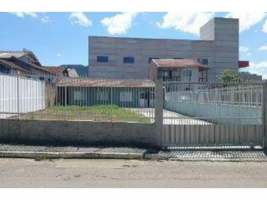 Casa à venda em leilão - leilão extrajudicial - Rio do Sul SC - lance mínimo R$ 197.093