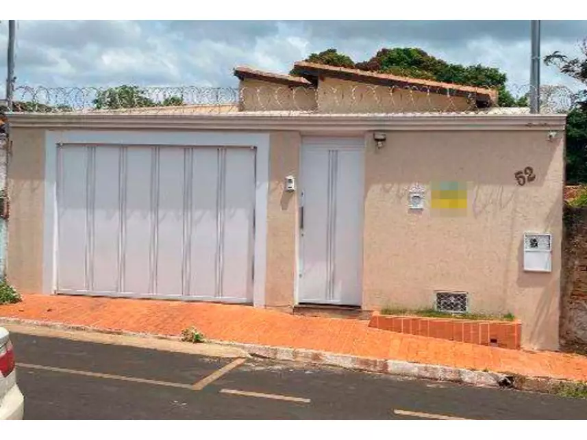 Casa à venda em leilão - leilão extrajudicial - Conceição das Alagoas MG - lance mínimo R$ 271.590