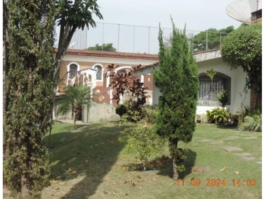 Casa à venda em leilão - leilão judicial - Atibaia SP - lance mínimo R$ 915.303