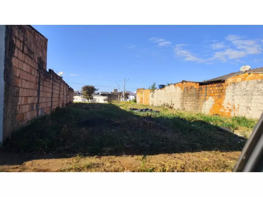 Terreno à venda em leilão - leilão extrajudicial - Uberlândia MG - lance mínimo R$ 299.166