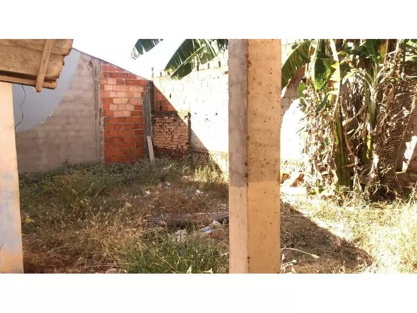 Casa à venda em leilão - leilão extrajudicial - Ituiutaba MG - lance mínimo R$ 126.000