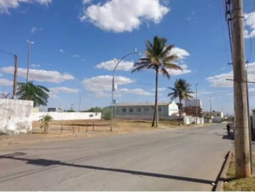 Terreno à venda em leilão - leilão extrajudicial - Brasília DF - lance mínimo R$ 1.023.000