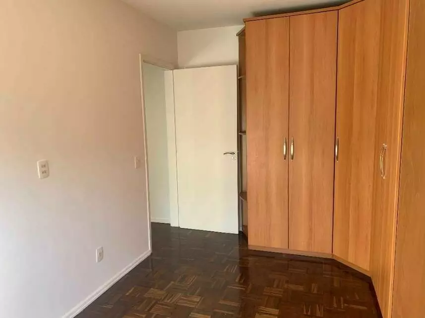 Apartamento à venda em leilão - leilão extrajudicial - Porto Alegre RS - lance mínimo R$ 220.000