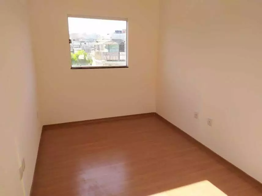 Casa à venda em leilão - leilão extrajudicial - Montes Claros MG - lance mínimo R$ 277.400