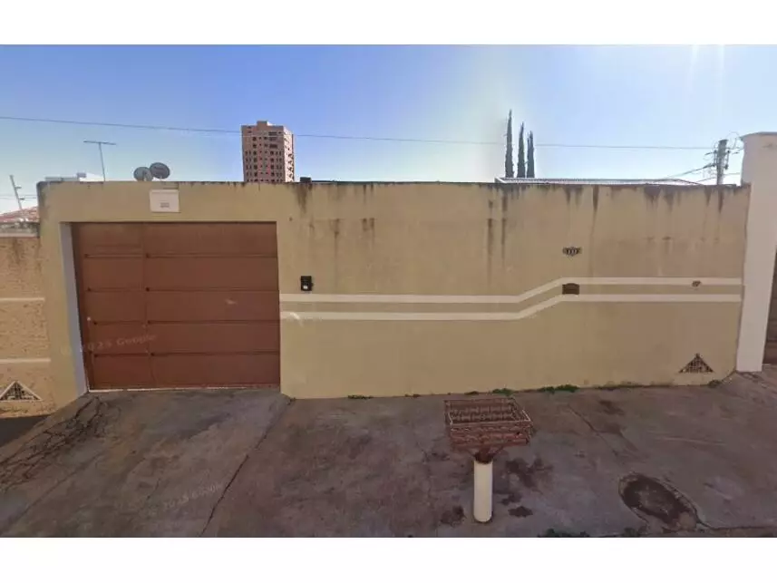 Casa à venda em leilão - leilão extrajudicial - Uberlândia MG - lance mínimo R$ 290.000