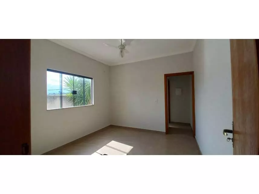 Casa à venda em leilão - leilão extrajudicial - Cachoeira Paulista SP - lance mínimo R$ 604.000