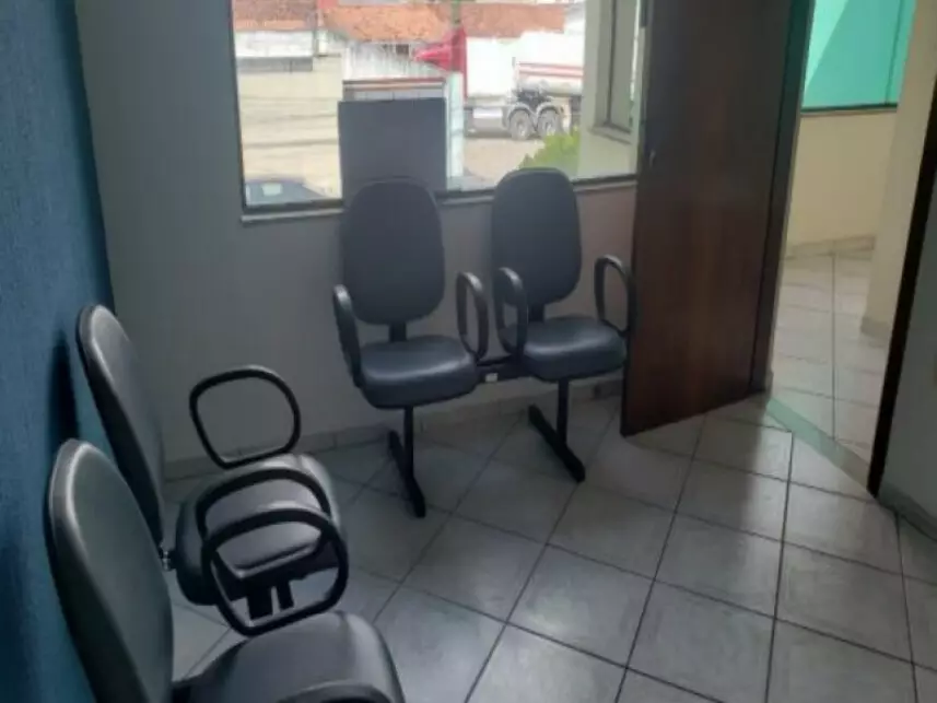 Sala Comercial à venda em leilão - leilão extrajudicial - Pindamonhangaba SP - lance mínimo R$ 168.000