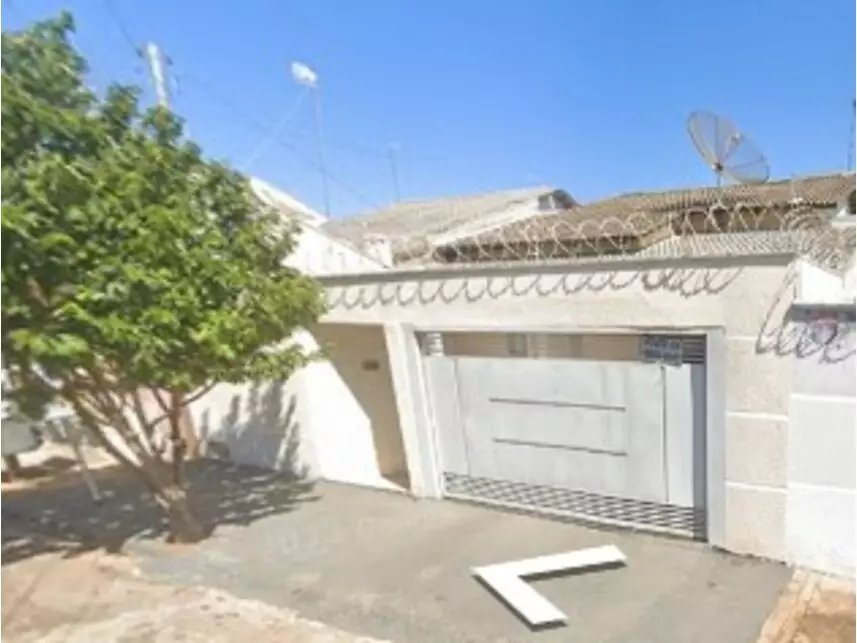 Casa à venda em leilão - leilão extrajudicial - Catalão GO - lance mínimo R$ 373.920