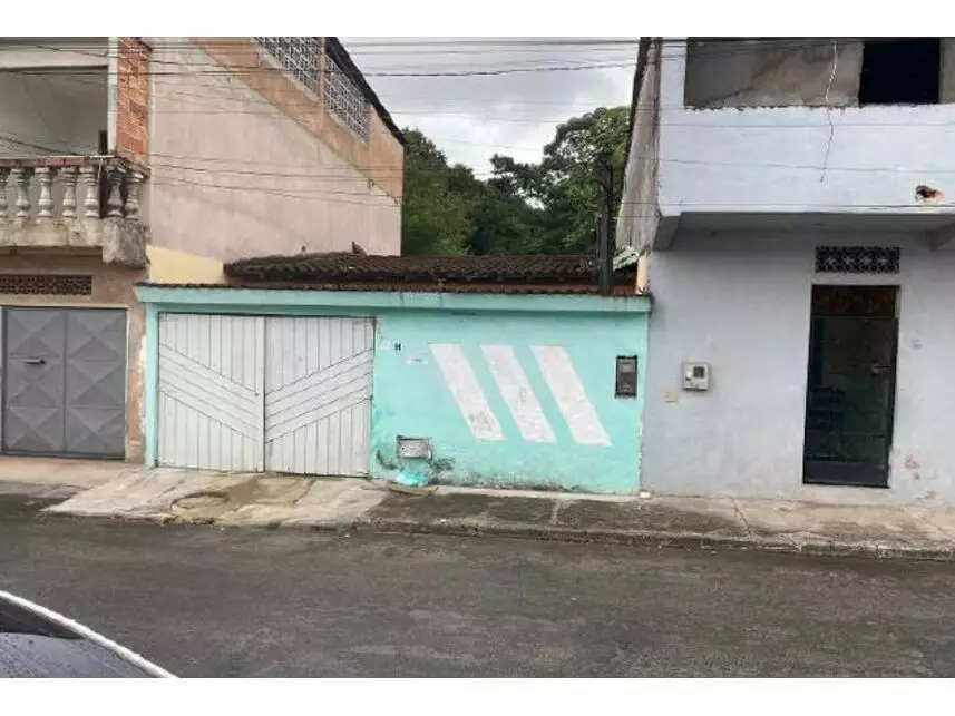 Casa à venda em leilão - leilão extrajudicial - Simões Filho BA - lance mínimo R$ 68.000